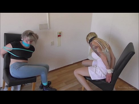 ❤️ Giyohvand / bog'langan va gagged / qayg'u ichida qiz Super pornoda bizda ☑